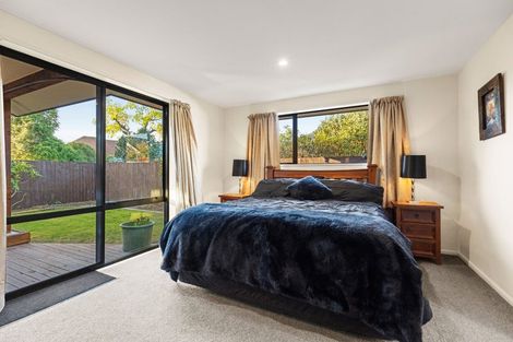 Photo of property in 10 Courtfield Close, Parklands, Christchurch, 8083
