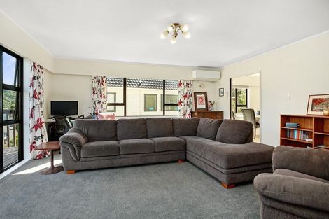 Photo of property in 6 Zande Terrace, Tawa, Wellington, 5028