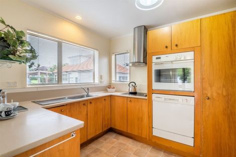 Photo of property in 63c Nile Road, Milford, Auckland, 0620