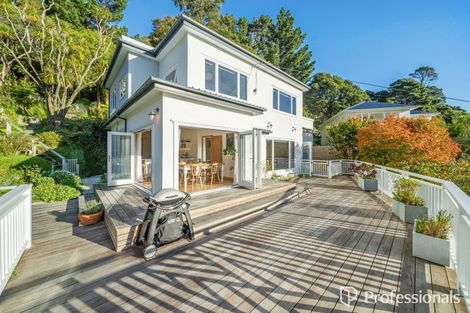 Photo of property in 31 Walter Road, Lowry Bay, Lower Hutt, 5013