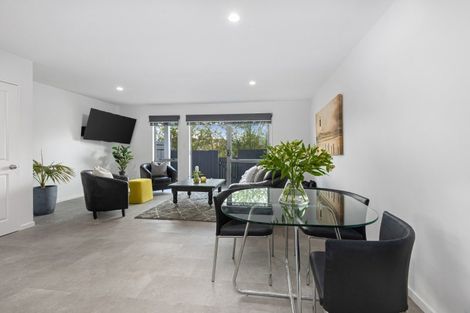 Photo of property in 27/3 Hulme Place, Henderson, Auckland, 0612