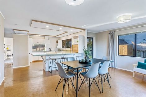 Photo of property in 6 The Avenue, Paraparaumu Beach, Paraparaumu, 5032