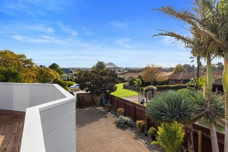 Photo of property in 8 Claridge Place, Mount Maunganui, 3116