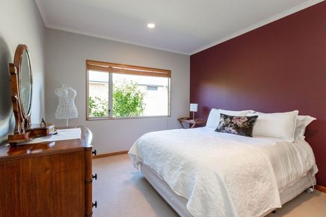 Photo of property in 3 Forbury Way, Taradale, Napier, 4112