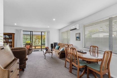 Photo of property in 2/176 Bowhill Road, New Brighton, Christchurch, 8083