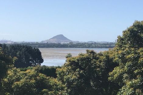 Photo of property in 1ra Ngapeke Road, Welcome Bay, Tauranga, 3175