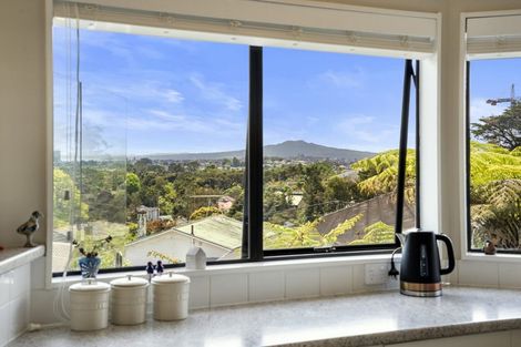 Photo of property in 2/22 Zion Road, Birkenhead, Auckland, 0626