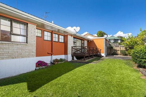 Photo of property in 8/248 Great North Road, Henderson, Auckland, 0612