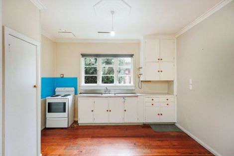 Photo of property in 5 Pahiatua Street, Hokowhitu, Palmerston North, 4410