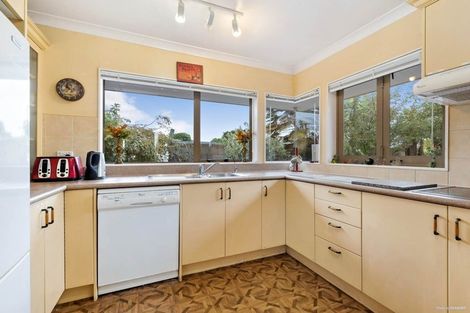 Photo of property in 15 Prictor Street, Papakura, 2110