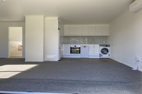 Photo of property in 132 Colwill Road, Massey, Auckland, 0614