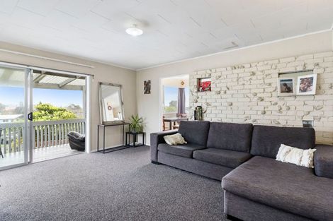Photo of property in 14 Waari Avenue, Sunnyvale, Auckland, 0612