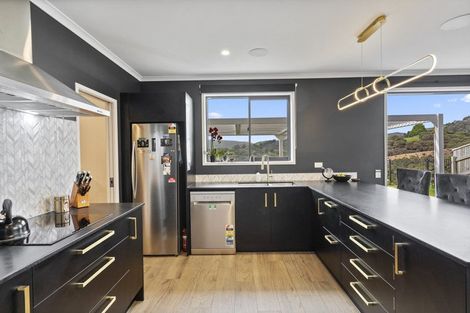 Photo of property in 18 Topsail Way, Whitby, Porirua, 5024
