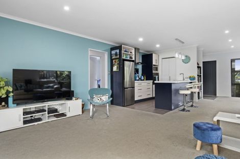 Photo of property in 11 Lakeview Quay, Pyes Pa, Tauranga, 3112