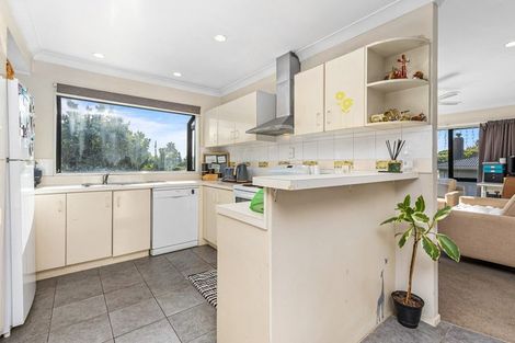 Photo of property in 41 Newington Road, Henderson, Auckland, 0612
