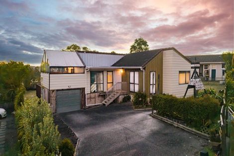 Photo of property in 40 West Harbour Drive, West Harbour, Auckland, 0618