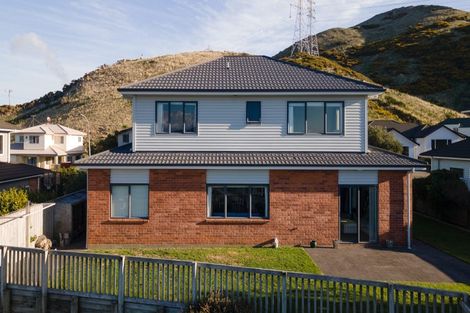 Photo of property in 49 Erlestoke Crescent, Churton Park, Wellington, 6037