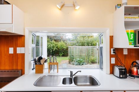 Photo of property in 28 Henare Street, West End, Palmerston North, 4412