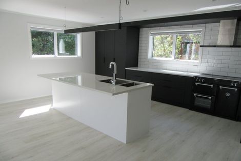 Photo of property in 12 Vista Crescent, Maoribank, Upper Hutt, 5018