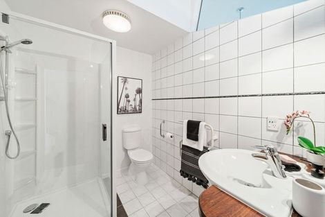 Photo of property in Metro Apartments, 12/220u Thorndon Quay, Pipitea, Wellington, 6011