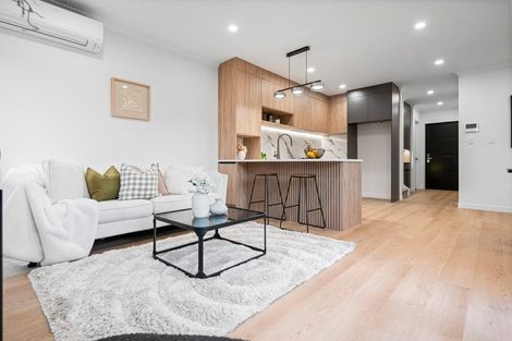 Photo of property in 24b Scarlock Avenue, Browns Bay, Auckland, 0630