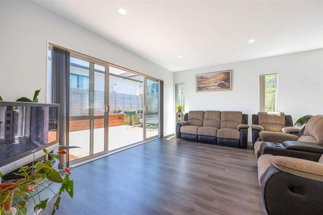 Photo of property in 4 Kaipuke Crescent, Gulf Harbour, Whangaparaoa, 0930
