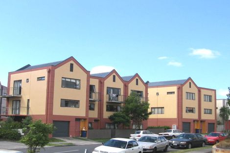 Photo of property in Krisley Court, 16/6 Ambrico Place, New Lynn, Auckland, 0600