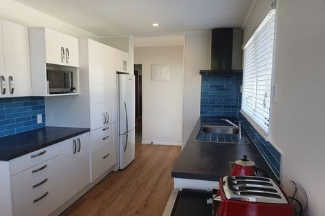 Photo of property in 190 Golf Road, Titirangi, Auckland, 0604