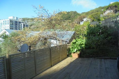 Photo of property in 4 Oriental Terrace, Oriental Bay, Wellington, 6011
