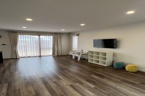 Photo of property in 10 Fjord Way, Karaka, Papakura, 2113