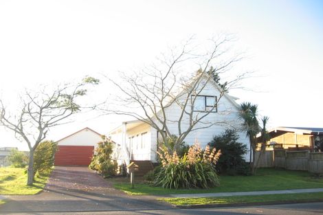 Photo of property in 35 Hadley Wood Drive, Wattle Downs, Auckland, 2103