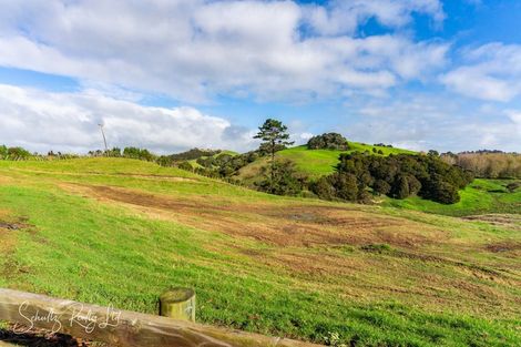 Photo of property in 194 Heatley Road, Whakapirau, Maungaturoto, 0583