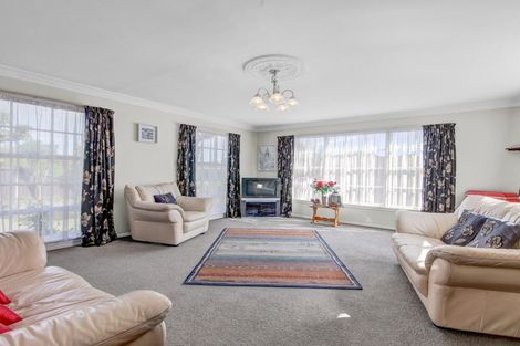 Photo of property in 32 Hillcrest Place, Avonhead, Christchurch, 8042