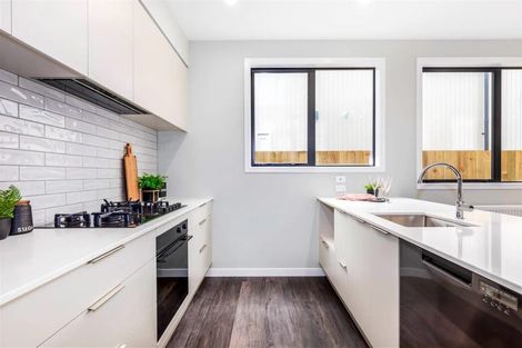 Photo of property in 4 Skysail Lane, Whitby, Porirua, 5024