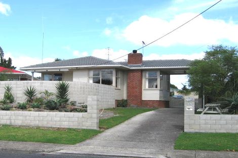 Photo of property in 35 Royal View Road, Te Atatu South, Auckland, 0610