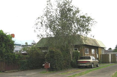 Photo of property in 1/2a Eskdale Road, Birkdale, Auckland, 0626