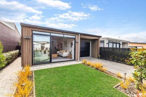 Photo of property in 21 Liberation Road, Papakura, 2110