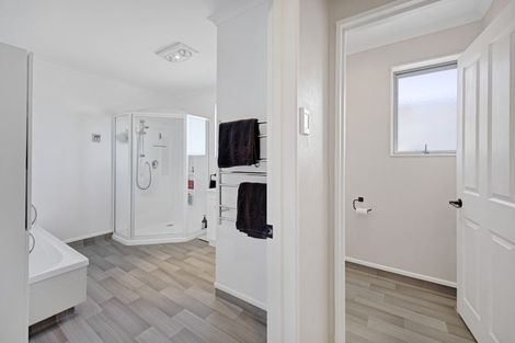 Photo of property in 134 Regan Street, Stratford, 4332