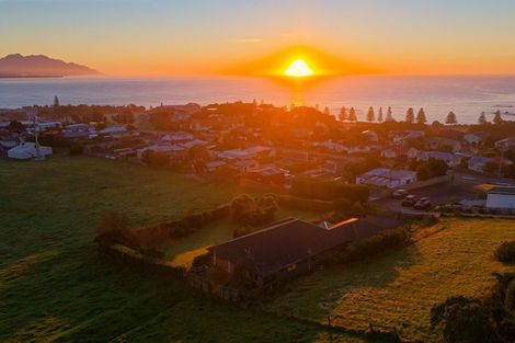 Photo of property in 68 Churchill Street, Kaikoura, 7300