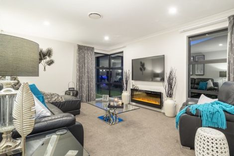 Photo of property in 12 Lakeside Terrace, Omokoroa, 3114