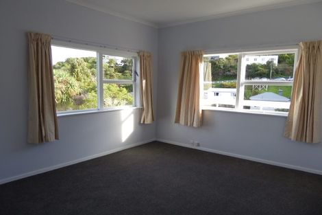 Photo of property in 24 Governor Road, Northland, Wellington, 6012