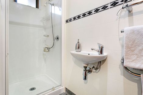 Photo of property in 12 Bowen Street, Cambridge, 3434