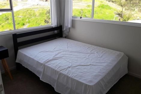 Photo of property in 28 Reynella Drive, Massey, Auckland, 0614