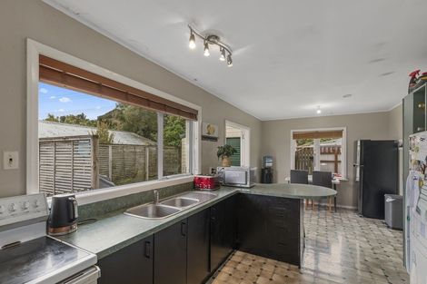 Photo of property in 66 Thomas Street, Stokes Valley, Lower Hutt, 5019