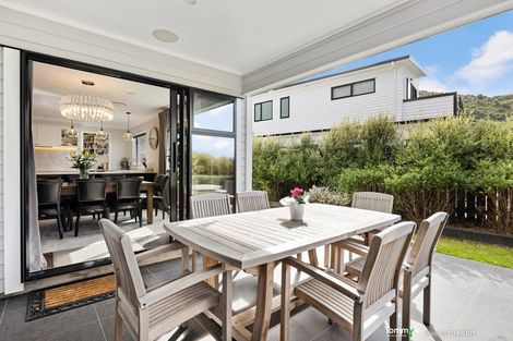 Photo of property in 15 Riroriro Close, Crofton Downs, Wellington, 6035