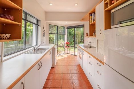 Photo of property in 290 Withells Road, Avonhead, Christchurch, 8042