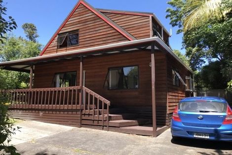 Photo of property in 130 Cliff View Drive, Green Bay, Auckland, 0604