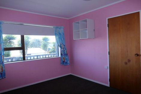 Photo of property in 8 Olive Terrace, Paraparaumu Beach, Paraparaumu, 5032