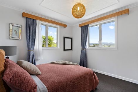 Photo of property in 11 Rangeview Road, Sunnyvale, Auckland, 0612