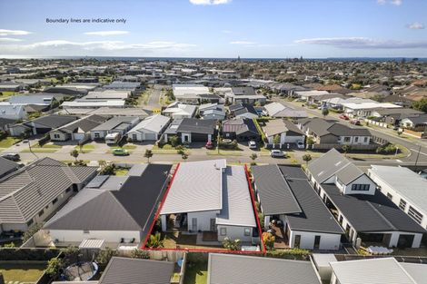 Photo of property in 10 Pimelea Street, Papamoa Beach, Papamoa, 3118